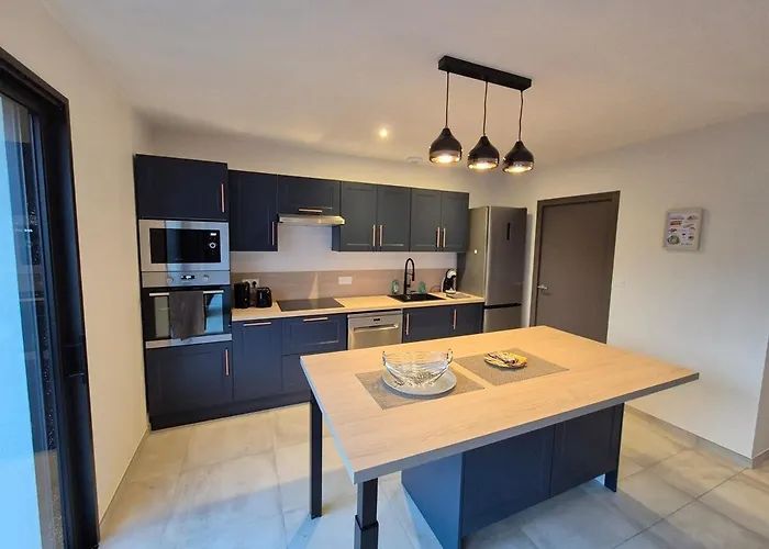 Maison 6/8 Pers Proche Puy Du Fou بيت ضيافة 3*